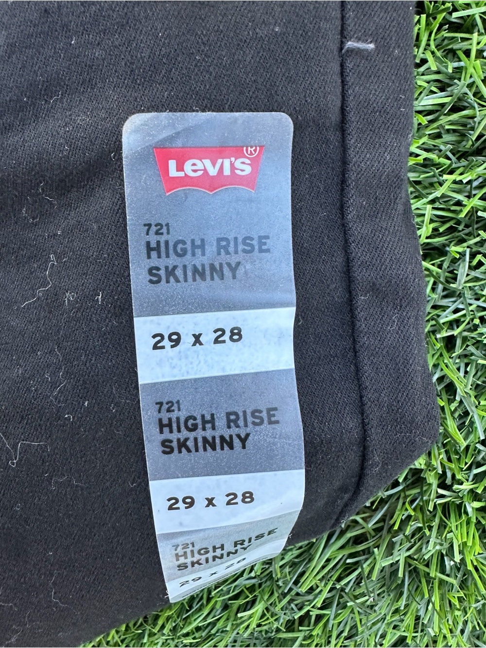 Levi's Women’s 721 High-Rise Skinny Jean - Picture 2 of 4